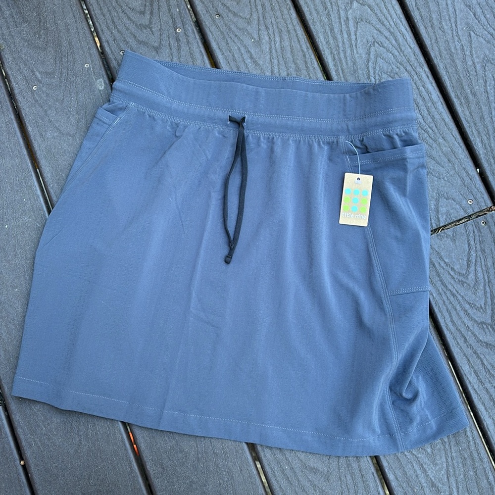 Title Nine Textured Nimbline Adjustable Skirt, L, gray, NWT - Picture 2 of 15